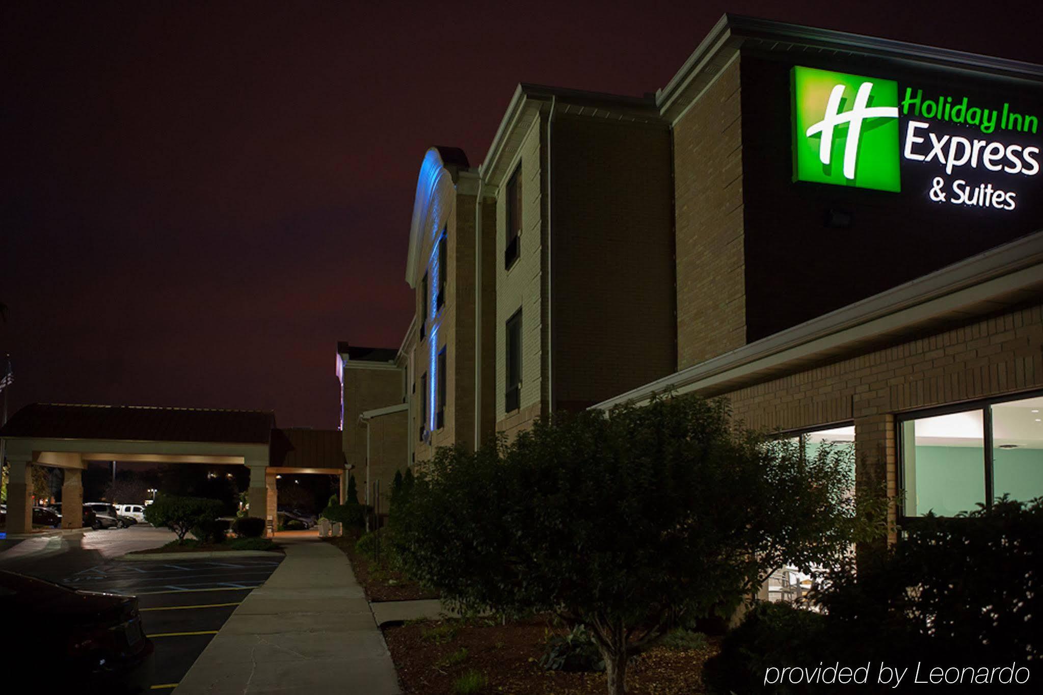 Holiday Inn Express Hotel & Suites Canton By Ihg Dış mekan fotoğraf