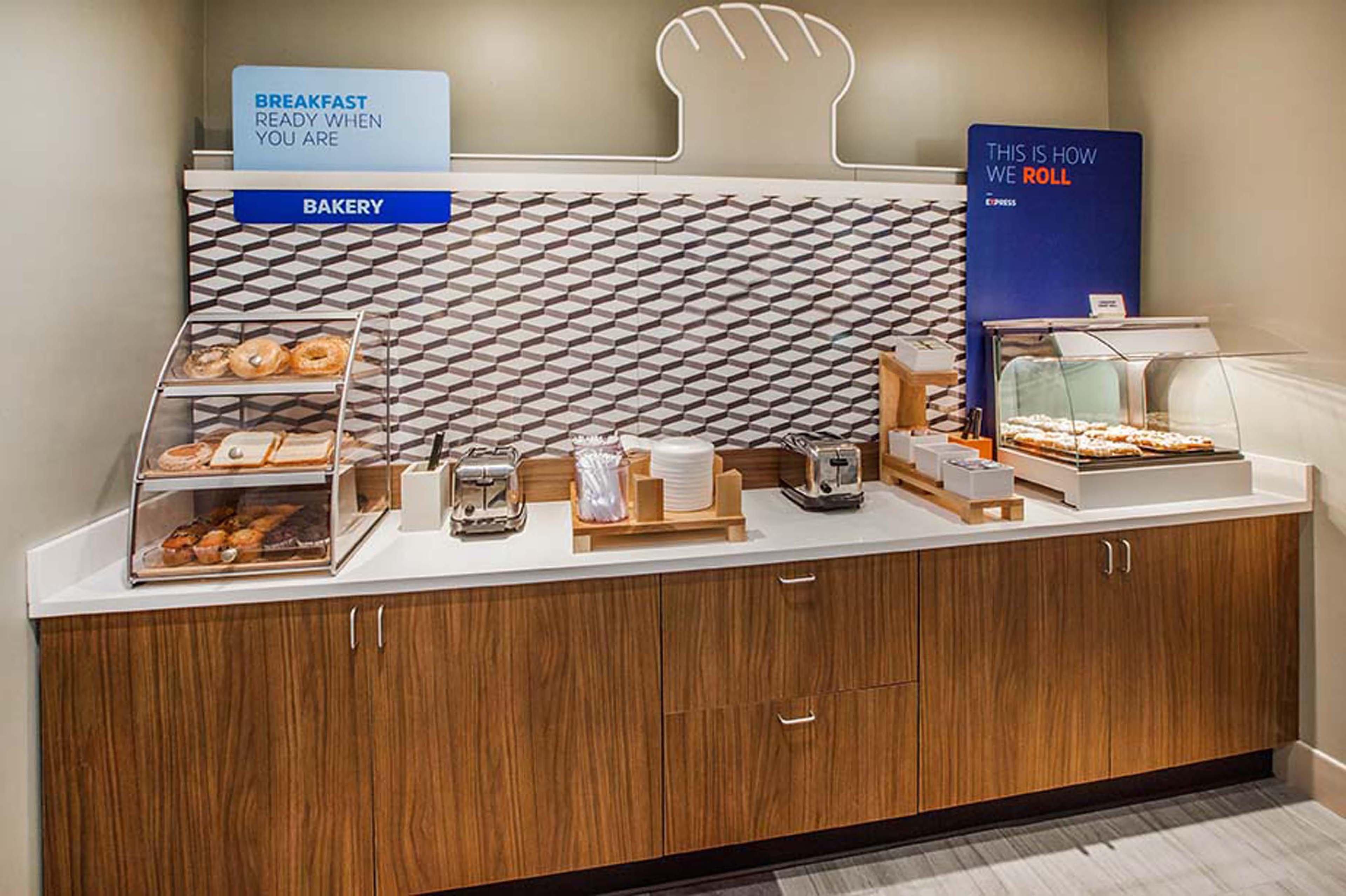 Holiday Inn Express Hotel & Suites Canton By Ihg Dış mekan fotoğraf