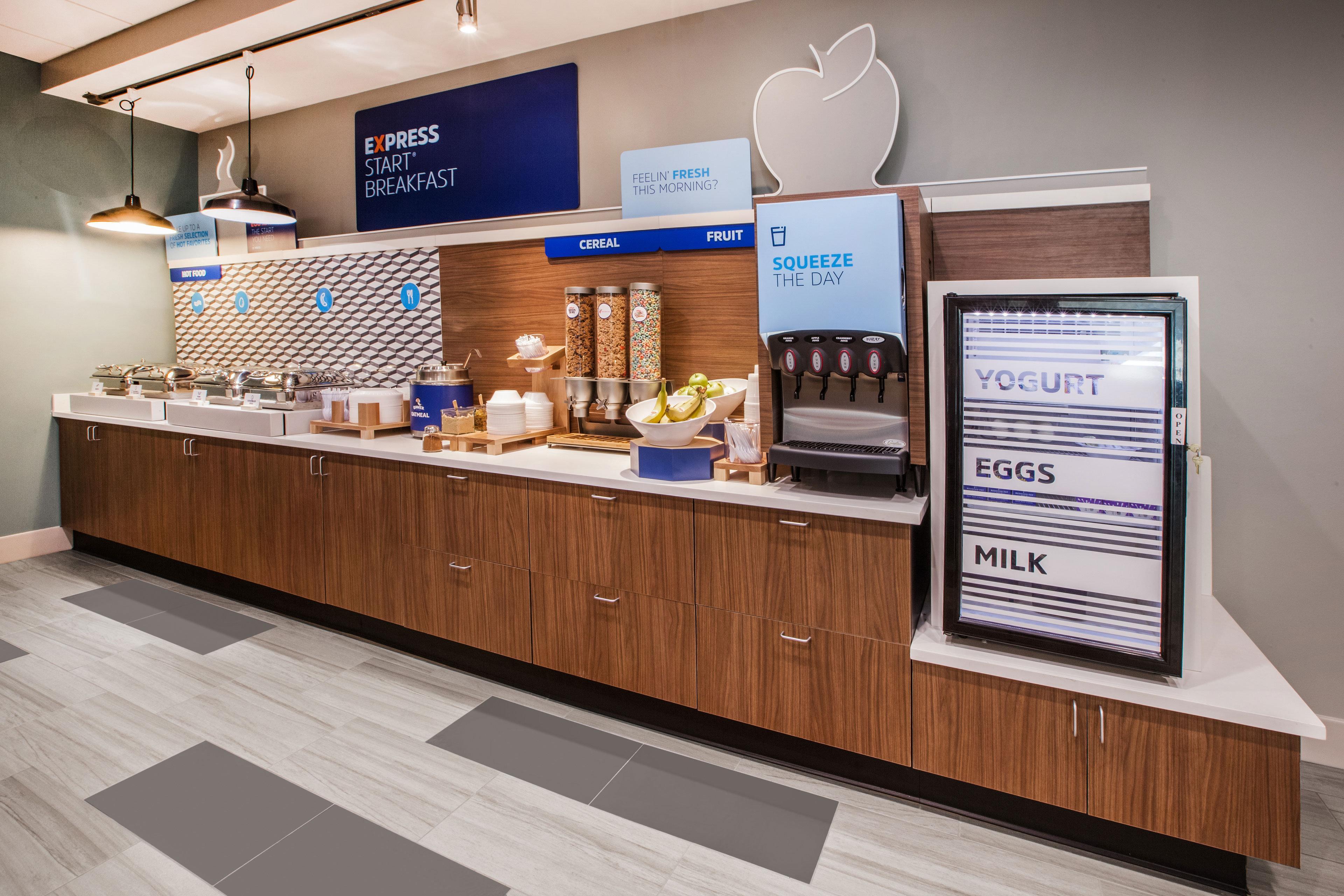 Holiday Inn Express Hotel & Suites Canton By Ihg Dış mekan fotoğraf