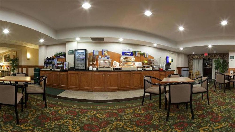 Holiday Inn Express Hotel & Suites Canton By Ihg Dış mekan fotoğraf