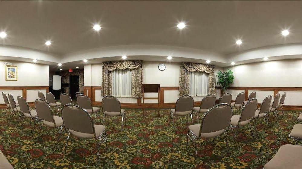 Holiday Inn Express Hotel & Suites Canton By Ihg Dış mekan fotoğraf