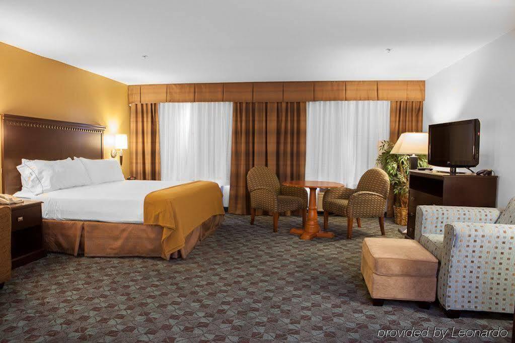 Holiday Inn Express Hotel & Suites Canton By Ihg Dış mekan fotoğraf